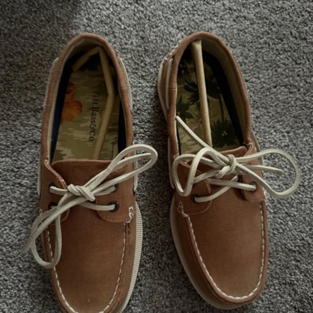 G.H. Bass & Co. Brown Boat Shoes Classic Design